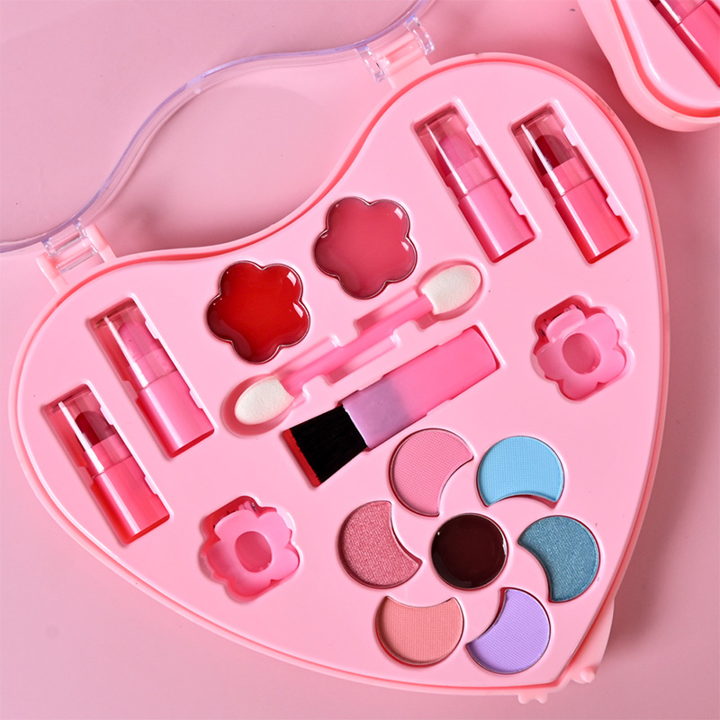 Eyeshadow Blush Lipstick Heart Makeup Set GM24142