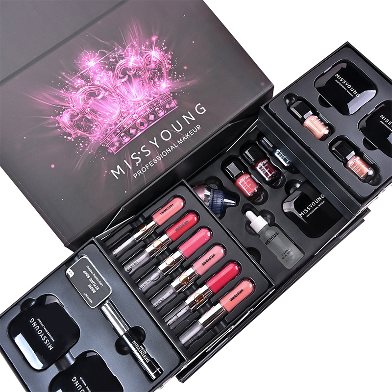 OEM High Quality Exquisite Packaging Cosmetic Kit GM24150