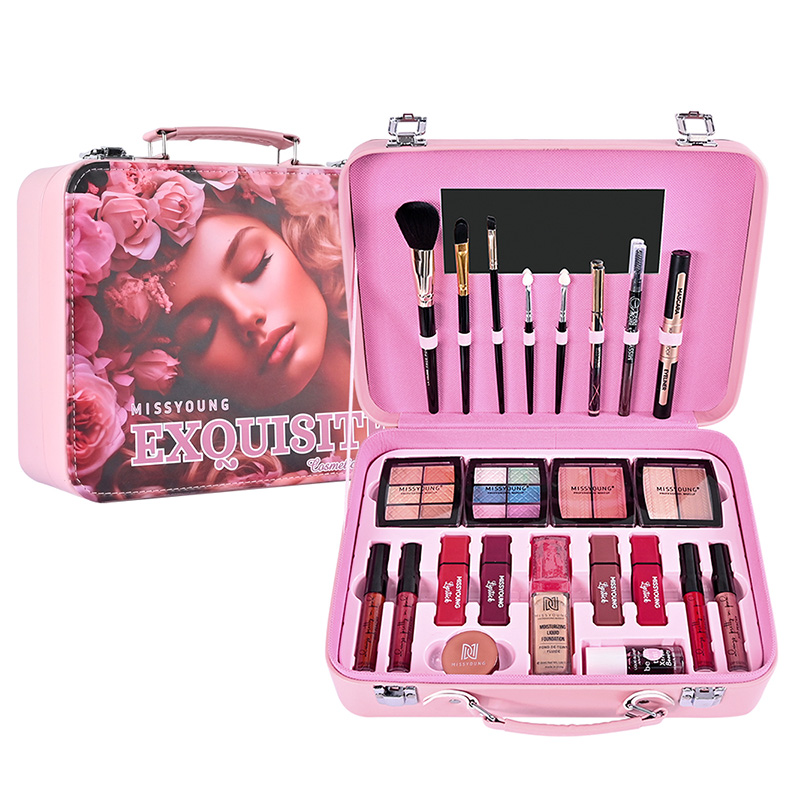 High Gloss Silky Easy To Carry Cosmetic Kit GM24071