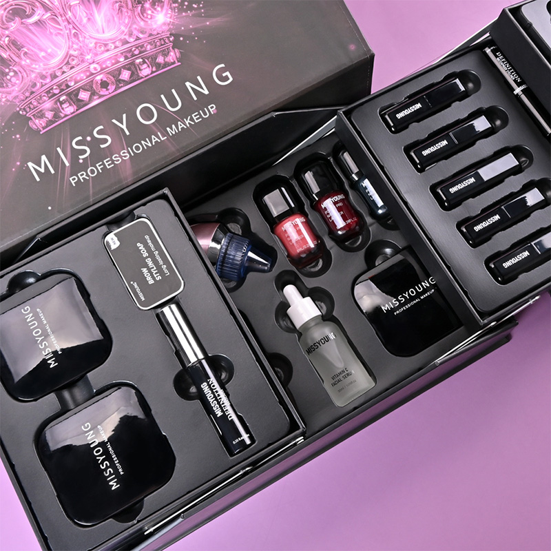 OEM High Quality Exquisite Packaging Cosmetic Kit GM24150